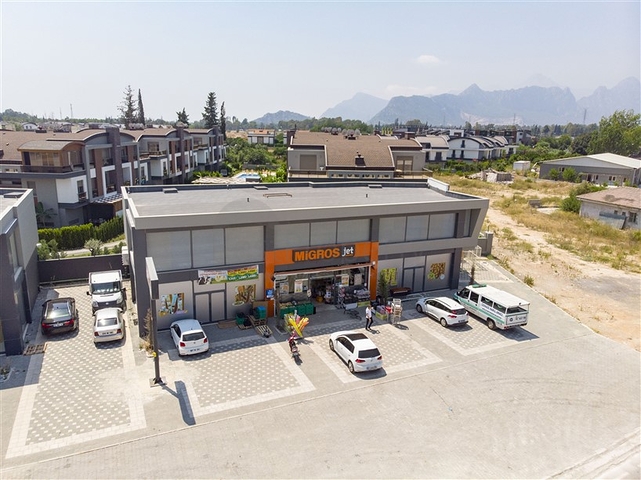 بيع المتاجر ذات الدخل المضمون لمدة 10 سنوات 