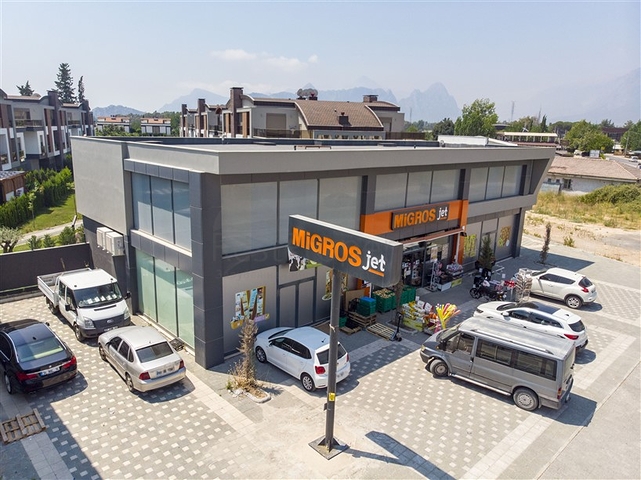 بيع المتاجر ذات الدخل المضمون لمدة 10 سنوات 