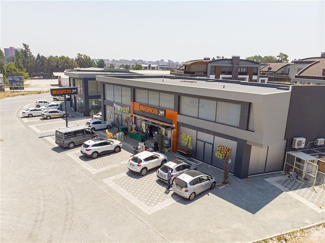 بيع المتاجر ذات الدخل المضمون لمدة 10 سنوات 