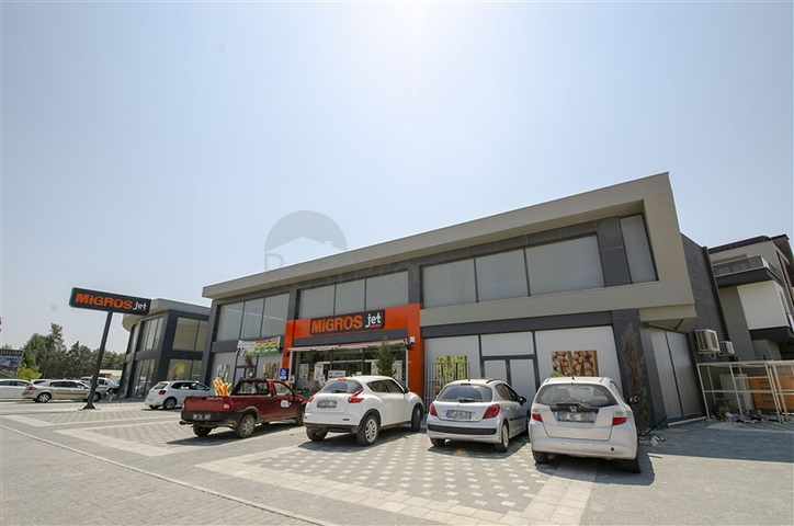 بيع المتاجر ذات الدخل المضمون لمدة 10 سنوات 