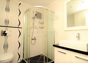 شقة غرفة وصالة مفروشة - ضمن مركز مدينة الانيا 