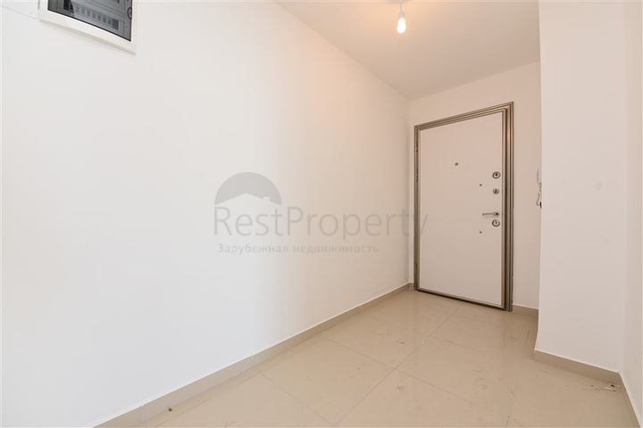 دوبلكس عائلية من تصميم اربع غرف وصالة ضمن مجمع حديث في كاستل / الانيا 