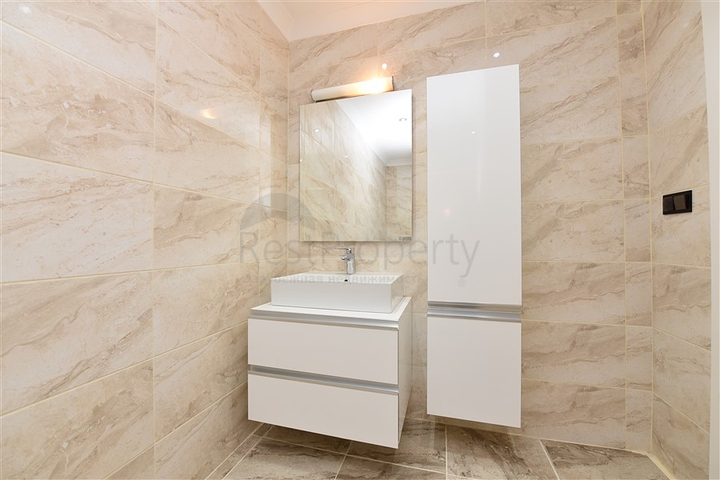 دوبلكس عائلية من تصميم اربع غرف وصالة ضمن مجمع حديث في كاستل / الانيا 