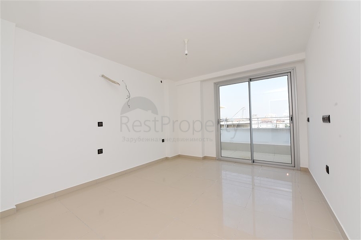 دوبلكس عائلية من تصميم اربع غرف وصالة ضمن مجمع حديث في كاستل / الانيا 