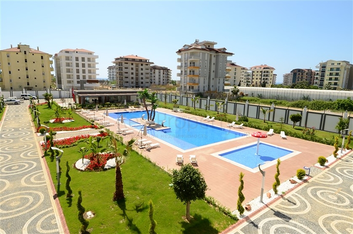 دوبلكس عائلية من تصميم اربع غرف وصالة ضمن مجمع حديث في كاستل / الانيا 