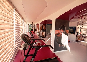 دوبلكس عائلية من تصميم اربع غرف وصالة ضمن مجمع حديث في كاستل / الانيا 