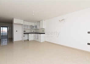 دوبلكس عائلية من تصميم اربع غرف وصالة ضمن مجمع حديث في كاستل / الانيا 