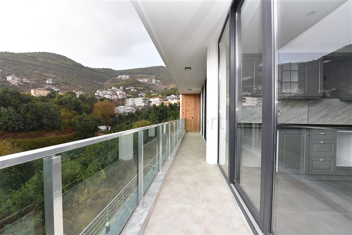 فلل حديثة - ملائمة للحصول على الجنسية التركية - في الانيا 