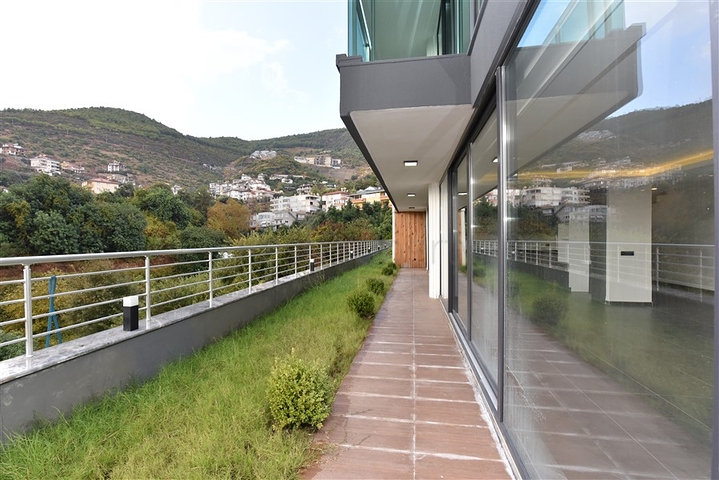 فلل حديثة - ملائمة للحصول على الجنسية التركية - في الانيا 