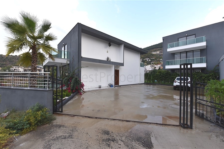 فلل حديثة - ملائمة للحصول على الجنسية التركية - في الانيا 