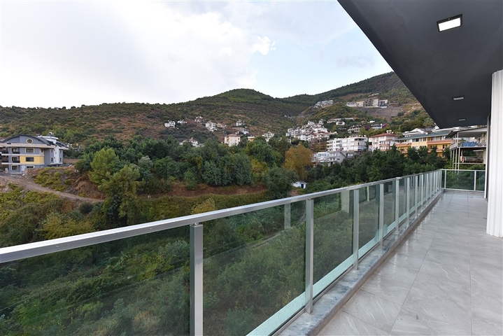 فلل حديثة - ملائمة للحصول على الجنسية التركية - في الانيا 