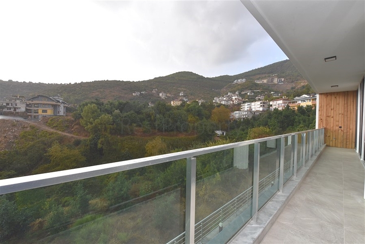 فلل حديثة - ملائمة للحصول على الجنسية التركية - في الانيا 