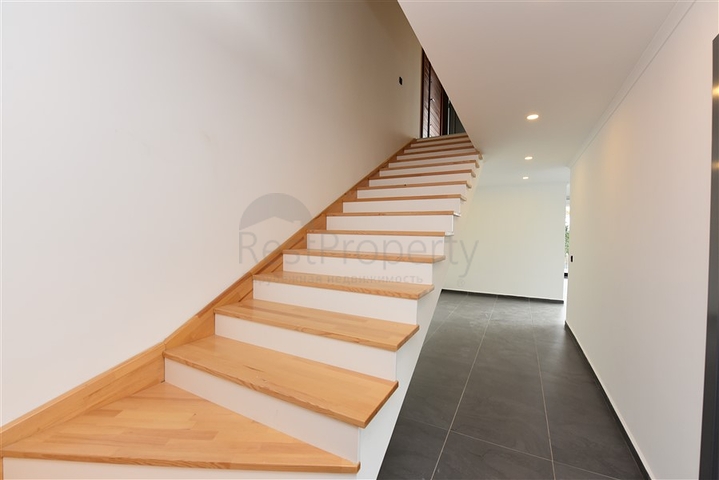 فلل حديثة - ملائمة للحصول على الجنسية التركية - في الانيا 