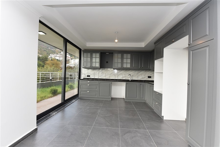 فلل حديثة - ملائمة للحصول على الجنسية التركية - في الانيا 