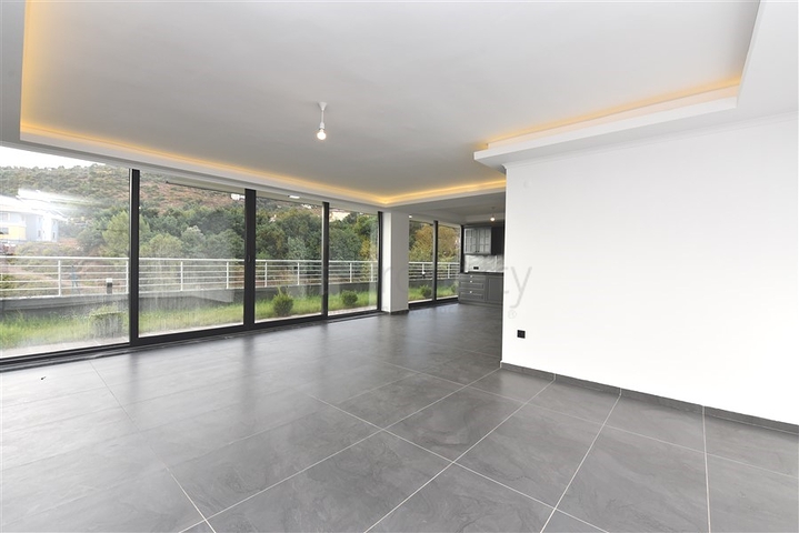 فلل حديثة - ملائمة للحصول على الجنسية التركية - في الانيا 