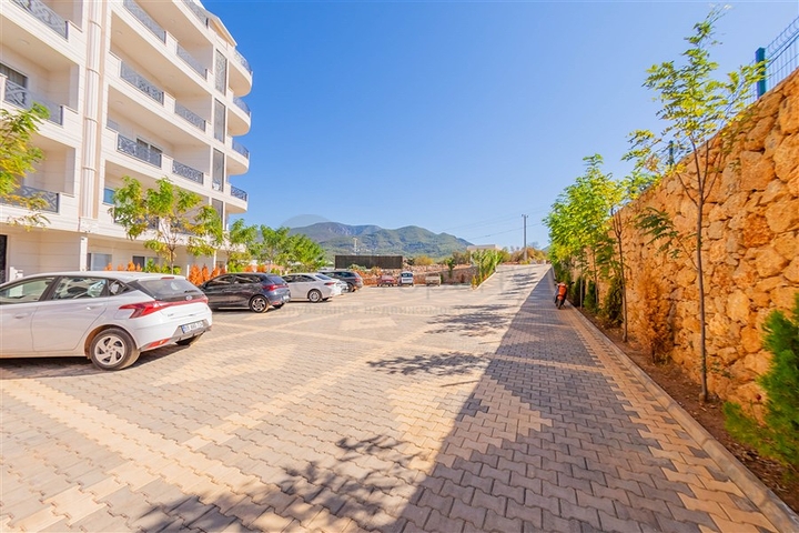 مجمع سكني حديث باطلالة بحر وقلعة في اوبا / الانيا 