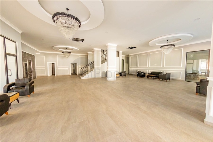 مجمع سكني حديث باطلالة بحر وقلعة في اوبا / الانيا 