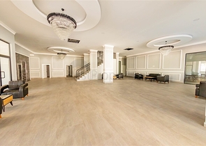 مجمع سكني حديث باطلالة بحر وقلعة في اوبا / الانيا 