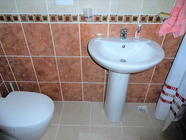 شقة غرفتين وصالة مفروشة ضمن مجمع سكني في مهوتلار / الانيا 