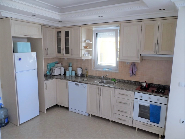 شقة غرفتين وصالة مفروشة ضمن مجمع سكني في مهوتلار / الانيا 