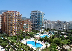 شقة غرفتين وصالة مفروشة ضمن مجمع سكني في مهوتلار / الانيا 