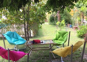 شقة غرفتين وصالة مفروشة ضمن مجمع سكني في مهوتلار / الانيا 