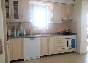 شقة غرفتين وصالة مفروشة ضمن مجمع سكني في مهوتلار / الانيا 