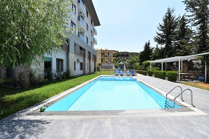 فرصة ذهبية - شقة عائلية ضمن مجمع حديث في منطقة اوبا 