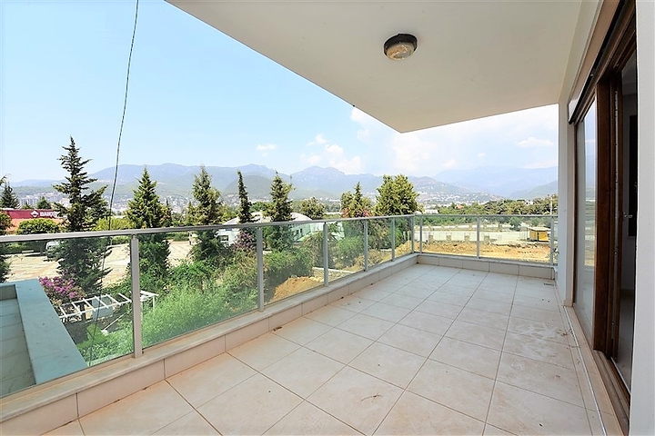 فرصة ذهبية - شقة عائلية ضمن مجمع حديث في منطقة اوبا 