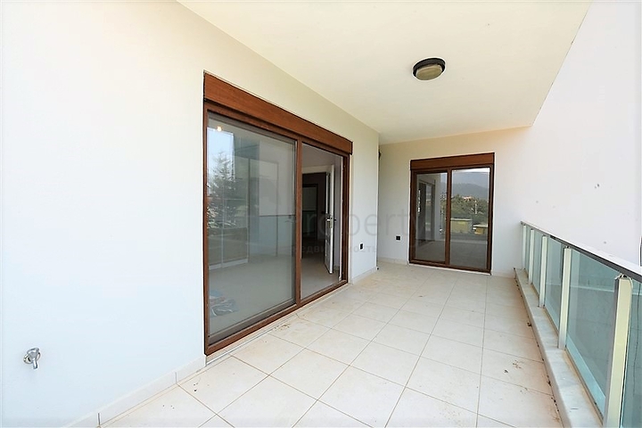 فرصة ذهبية - شقة عائلية ضمن مجمع حديث في منطقة اوبا 