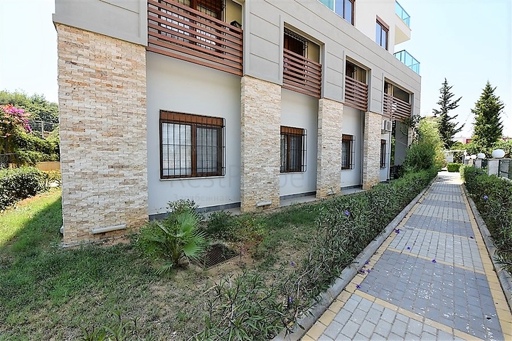 فرصة ذهبية - شقة عائلية ضمن مجمع حديث في منطقة اوبا 