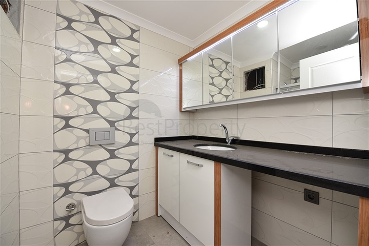 فرصة ذهبية - شقة عائلية ضمن مجمع حديث في منطقة اوبا 