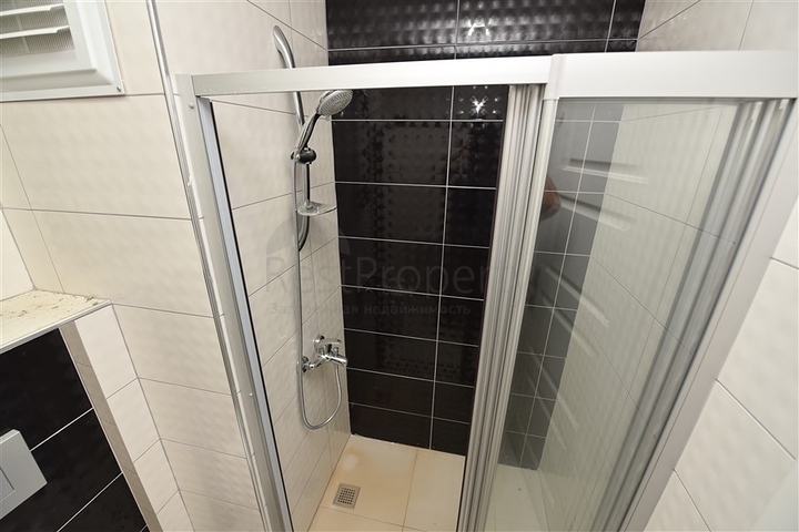 فرصة ذهبية - شقة عائلية ضمن مجمع حديث في منطقة اوبا 