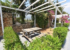 فرصة ذهبية - شقة عائلية ضمن مجمع حديث في منطقة اوبا 