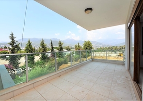 فرصة ذهبية - شقة عائلية ضمن مجمع حديث في منطقة اوبا 