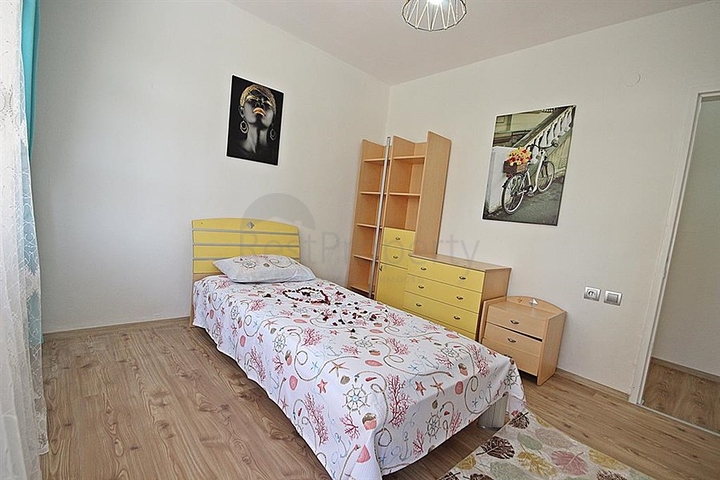 غرفتين وصالة باطلالة بحرية في الانيا - سعر مميز 