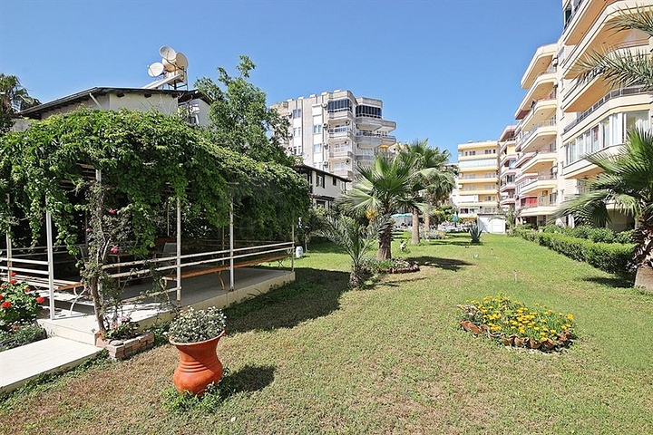 غرفتين وصالة باطلالة بحرية في الانيا - سعر مميز 