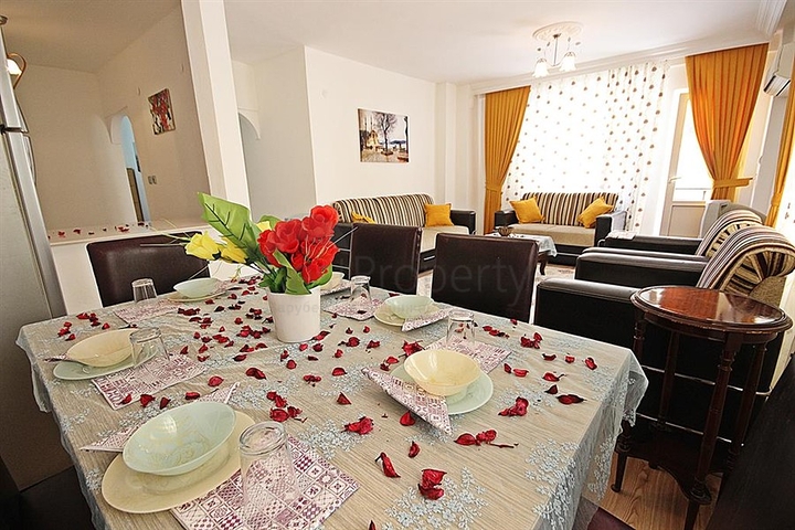 غرفتين وصالة باطلالة بحرية في الانيا - سعر مميز 