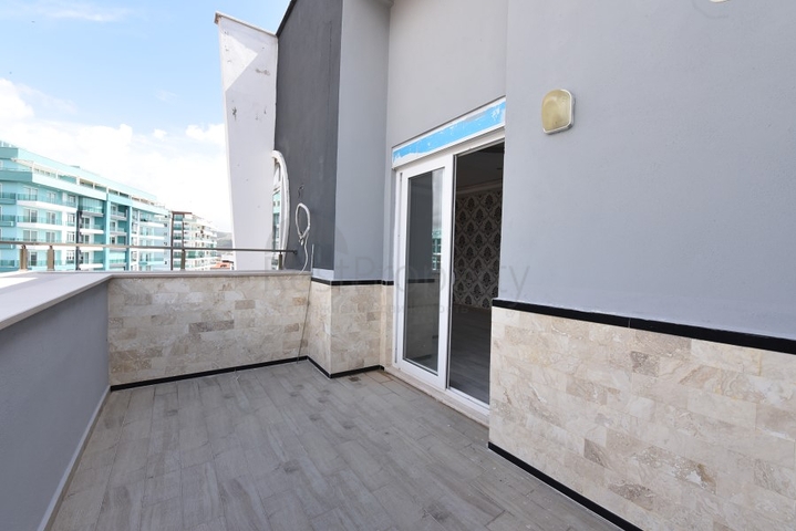 على مسافة 100 متر من البحر - دوبلكس فاخرة للبيع ضمن مجمع في مهموتلار / الانيا 