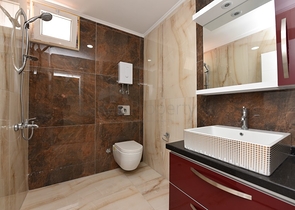 على مسافة 100 متر من البحر - دوبلكس فاخرة للبيع ضمن مجمع في مهموتلار / الانيا 