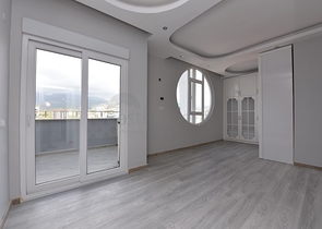 على مسافة 100 متر من البحر - دوبلكس فاخرة للبيع ضمن مجمع في مهموتلار / الانيا 