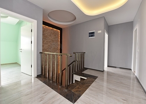 على مسافة 100 متر من البحر - دوبلكس فاخرة للبيع ضمن مجمع في مهموتلار / الانيا 