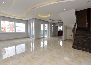 على مسافة 100 متر من البحر - دوبلكس فاخرة للبيع ضمن مجمع في مهموتلار / الانيا 