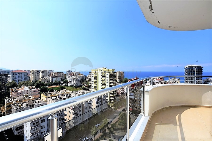 دوبلكس اربع غرف وصالة باطلالة بحرية ساحرة في مهموتلار / الانيا 