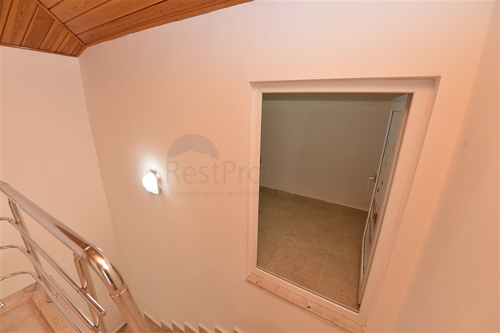 دوبلكس اربع غرف وصالة في منطقة مركزية في الانيا 