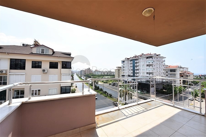 دوبلكس اربع غرف وصالة في منطقة مركزية في الانيا 