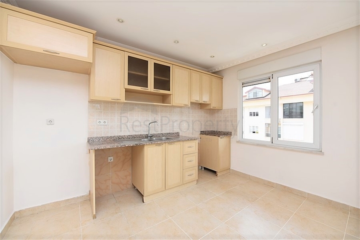 دوبلكس اربع غرف وصالة في منطقة مركزية في الانيا 