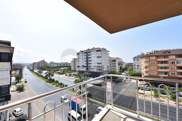 دوبلكس اربع غرف وصالة في منطقة مركزية في الانيا 