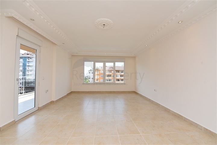 دوبلكس اربع غرف وصالة في منطقة مركزية في الانيا 