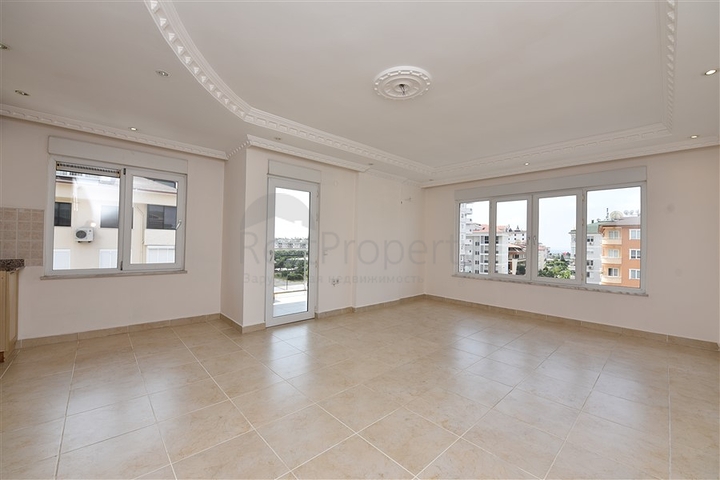 دوبلكس اربع غرف وصالة في منطقة مركزية في الانيا 